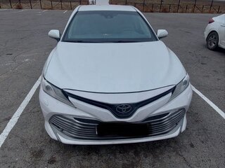 2018 Toyota Camry VIII (XV70), белый, 2500000 рублей, вид 1