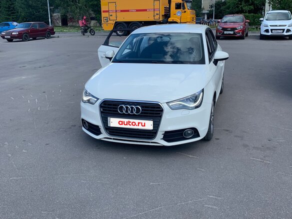2012 Audi A1 I (8X), белый, 1000000 рублей - вид 2