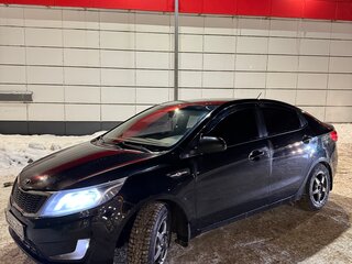 2014 Kia Rio III, чёрный, 750000 рублей, вид 2