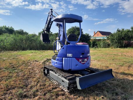 2000 Komatsu PC27R-8, синий, 2250000 рублей, вид 3