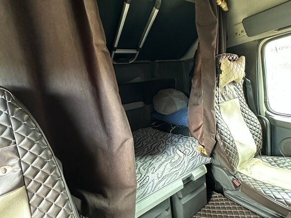 2011 Volvo FH, белый, 3150000 рублей - вид 4