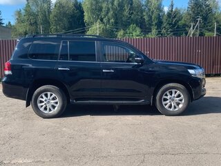2020 Toyota Land Cruiser 200 Series Рестайлинг 2, чёрный, 9000000 рублей, вид 4