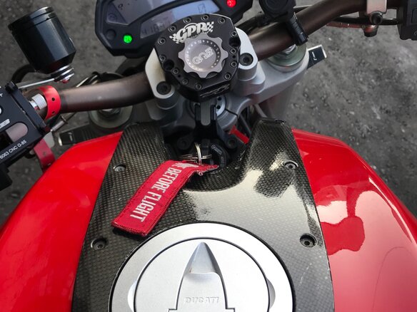 2009 Ducati Monster 1100, чёрный - вид 6