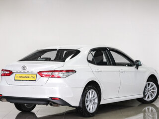 2021 Toyota Camry VIII (XV70) Рестайлинг, белый, 3300000 рублей, вид 5