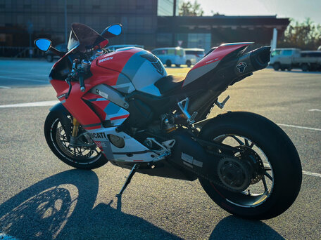 2019 Ducati Panigale V4, серый, 2000000 рублей, вид 2