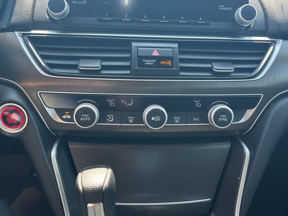 2019 Honda Accord X, белый, 1985000 рублей - вид 15