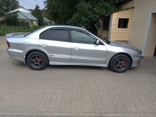 2002 Mitsubishi Galant VIII Рестайлинг, серебристый, 650000 рублей, вид 3
