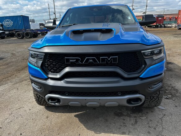 2022 Ram 1500 Crew Cab TRX V, синий, 10500000 рублей - вид 3