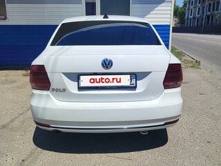 2016 Volkswagen Polo V Рестайлинг, белый, 750000 рублей, вид 2