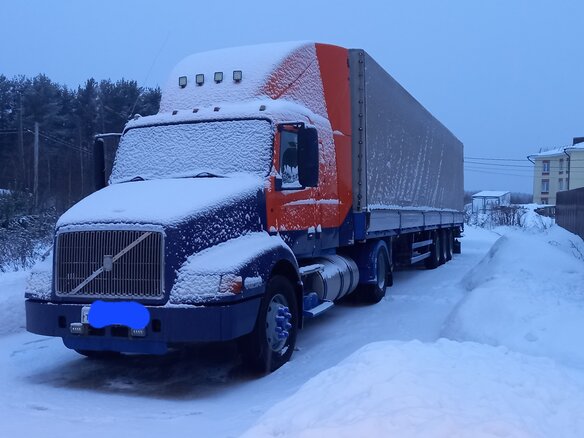 2002 Volvo VN, оранжевый, 1700000 рублей
