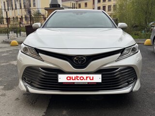 2020 Toyota Camry VIII (XV70), белый, 3400000 рублей, вид 3