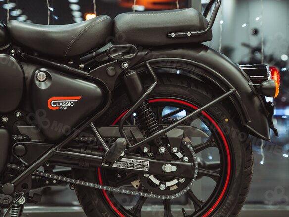 2026 Royal Enfield Classic 350, чёрный, 520000 рублей - вид 12