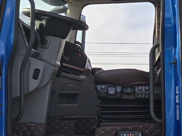 2023 Dongfeng DFH 4180, синий, 5000000 рублей - вид 16