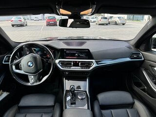 2019 BMW 3 серии 330i xDrive VII (G2x), чёрный, 3066482 рублей, вид 3