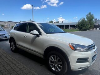 2011 Volkswagen Touareg II, белый, 900000 рублей, вид 1