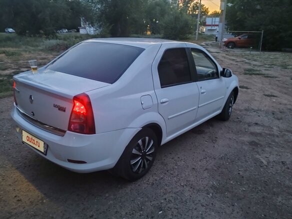 2011 Renault Logan I Рестайлинг, белый, 570000 рублей - вид 8