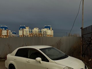 2009 Nissan Tiida Latio I, белый, 540000 рублей, вид 3