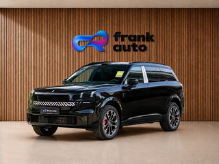 Lynk & Co 900