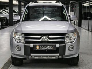 2011 Mitsubishi Pajero IV, серебристый, 1850000 рублей, вид 2