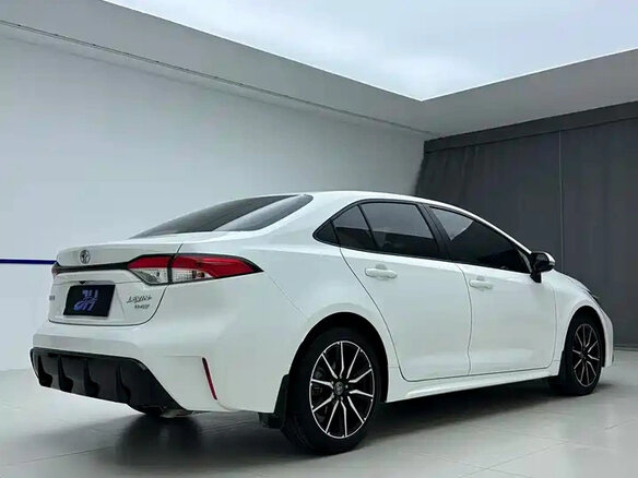 2023 Toyota Corolla Sporty XII (E210) Рестайлинг, белый, 1347000 рублей - вид 5