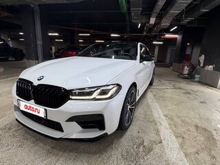 2020 BMW 5 серии 540i VII (G30/G31/G38) Рестайлинг, белый, 4990000 рублей, вид 4