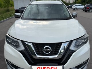 2017 Nissan X-Trail III Рестайлинг, белый, 1700000 рублей, вид 4