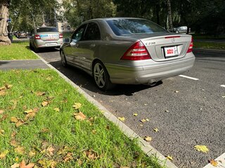 2005 Mercedes-Benz C-Класс 230 II (W203) Рестайлинг, серый, 850000 рублей, вид 4