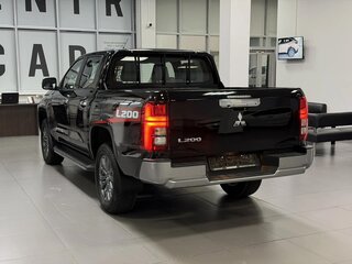 2026 Mitsubishi L200 VI, чёрный, 5390000 рублей, вид 3