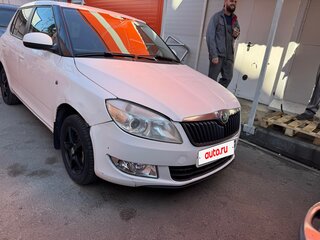 2012 Skoda Fabia II Рестайлинг, белый, 395000 рублей, вид 3
