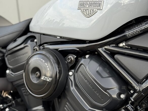 2024 Harley-Davidson Nightster, серебристый, 1150000 рублей - вид 5