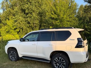 2021 Toyota Land Cruiser Prado 150 Series Рестайлинг 3, белый, 5850000 рублей, вид 3