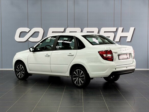 2024 Lada (ВАЗ) Granta I Рестайлинг, белый, 1020000 рублей - вид 1
