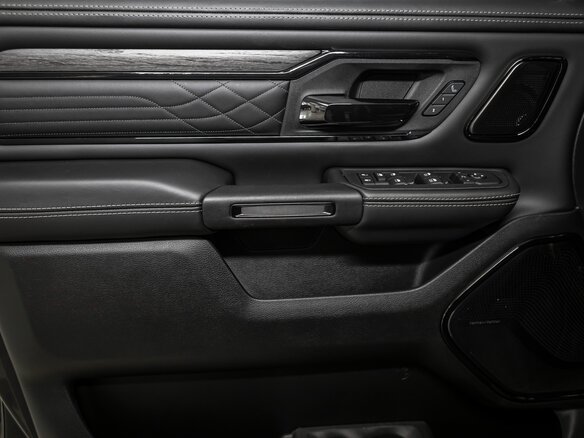2026 Ram 1500 Crew Cab eTorque V Рестайлинг, чёрный, 11300000 рублей - вид 10