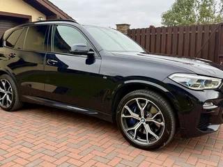 2019 BMW X5 40i IV (G05/G18), чёрный, 6800000 рублей, вид 2