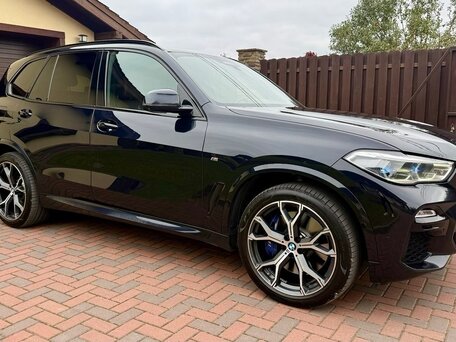2019 BMW X5 40i IV (G05/G18), чёрный, 6650000 рублей, вид 2