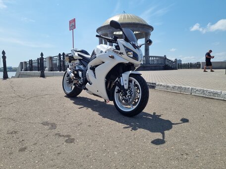 2009 Yamaha FZ1, белый, 800000 рублей, вид 1
