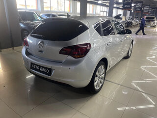 2010 Opel Astra J, серебристый, 630000 рублей, вид 4