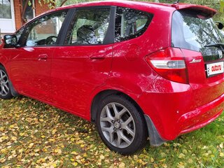 2011 Honda Jazz II Рестайлинг, красный, 780000 рублей, вид 5