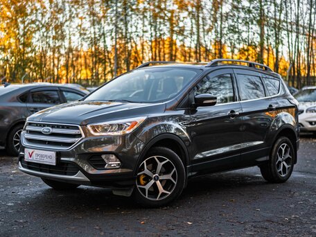 2017 Ford Kuga II Рестайлинг, серый, 1699000 рублей, вид 1