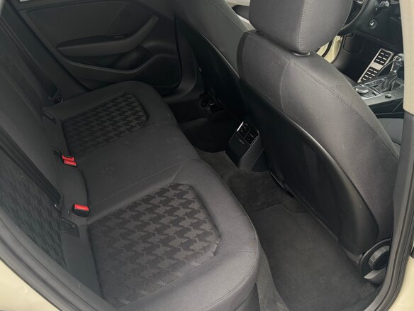 2013 Audi A3 III (8V), белый, 1375000 рублей - вид 12