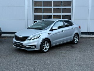 2015 Kia Rio 6-speed III, серебристый, 850000 рублей, вид 1