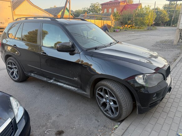 2007 BMW X5 48i II (E70), чёрный, 1700000 рублей - вид 3