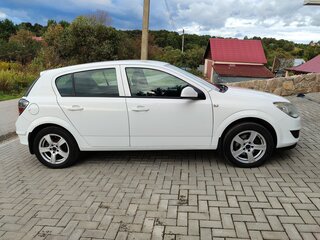 2012 Opel Astra H Рестайлинг, белый, 699000 рублей, вид 5