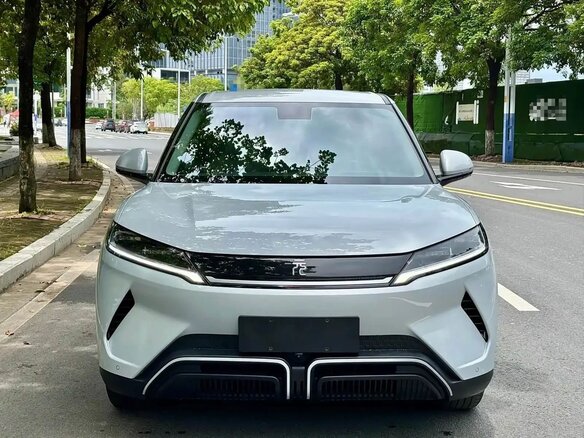 2025 BYD Yuan Up 45.12 kWh, серебристый, 1650000 рублей - вид 1