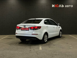 2016 Kia Rio III Рестайлинг, белый, 1100000 рублей, вид 5