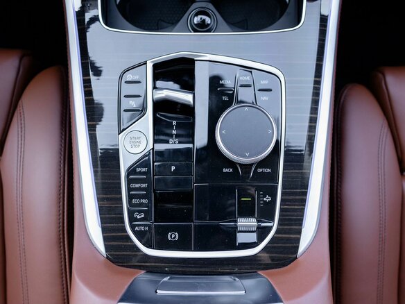 2026 BMW X5 40i IV (G05/G18) Рестайлинг, чёрный, 30500000 рублей - вид 32