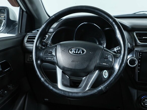 2014 Kia Rio 6-speed III, белый, 999000 рублей - вид 10