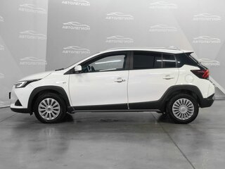 2022 Toyota Yaris L XP150 Рестайлинг, белый, 1700000 рублей, вид 2