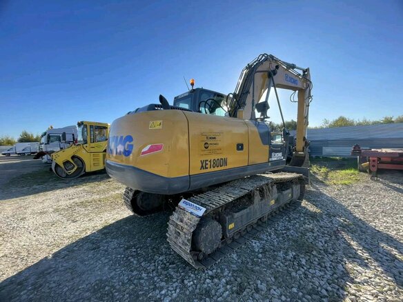 2023 XCMG XE180DN, жёлтый, 6361000 рублей - вид 2