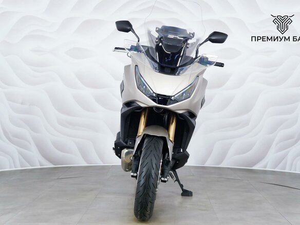 2026 Honda NT1100, золотистый, 2099000 рублей - вид 3